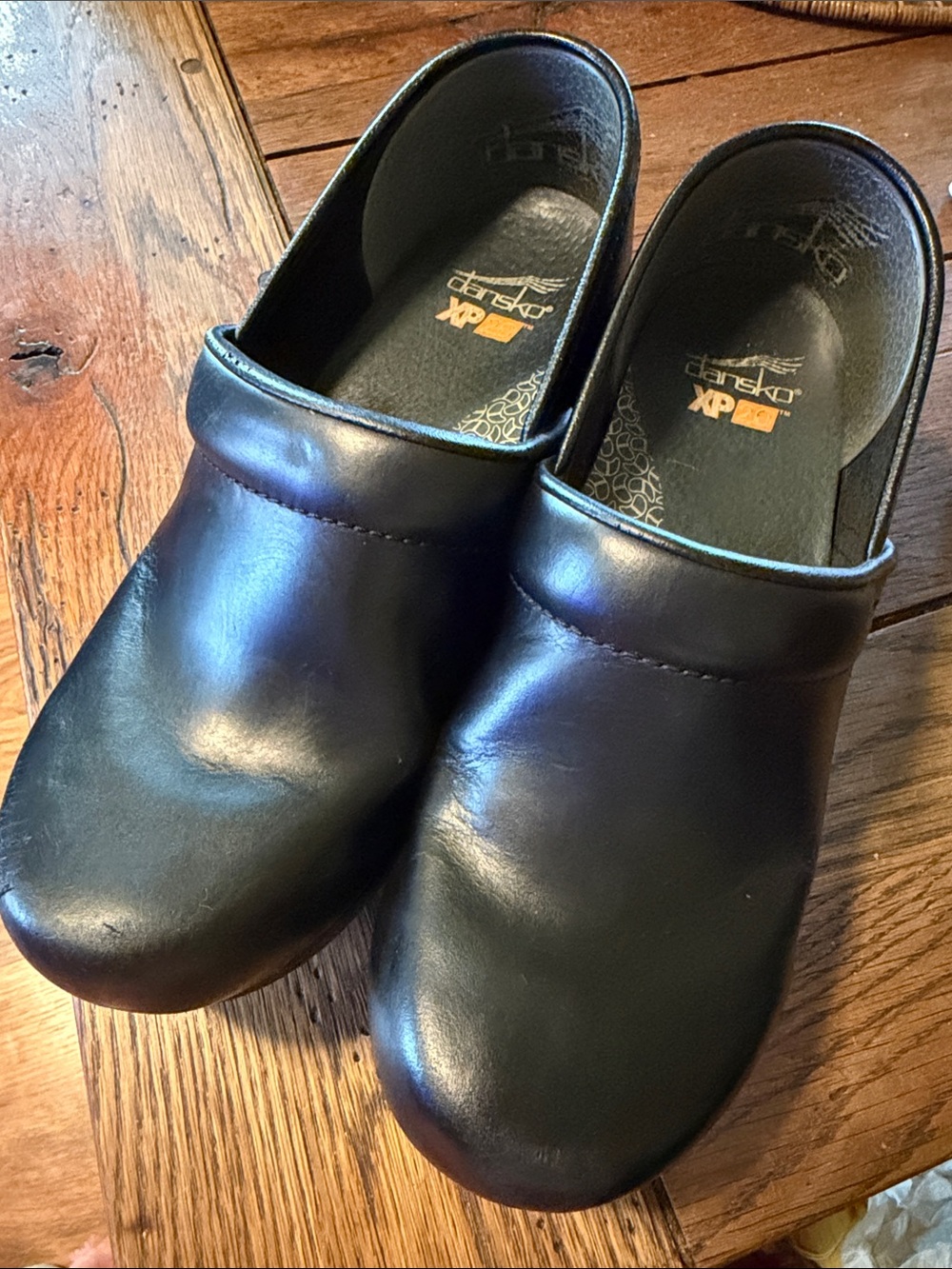 Dansko Black Leather - XP2.0 - Slip-On Clogs - Sz 39 (USA 8.5)